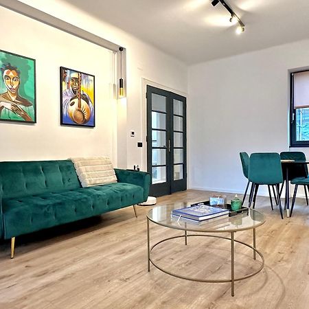 Peaceful Condo For Romantic Getaways Near Black Church - 3Min Walk Brasov Exterior photo