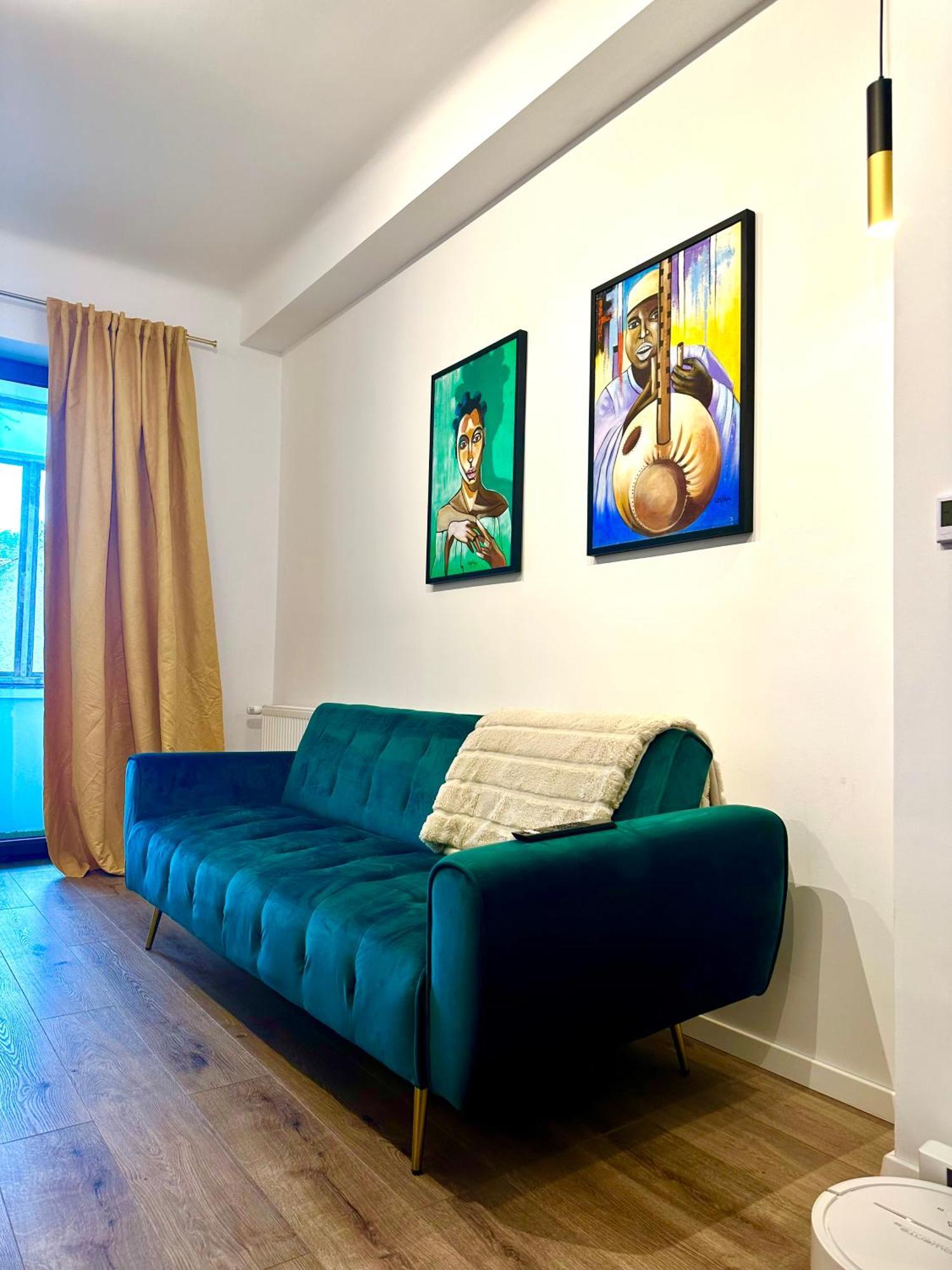 Peaceful Condo For Romantic Getaways Near Black Church - 3Min Walk Brasov Exterior photo
